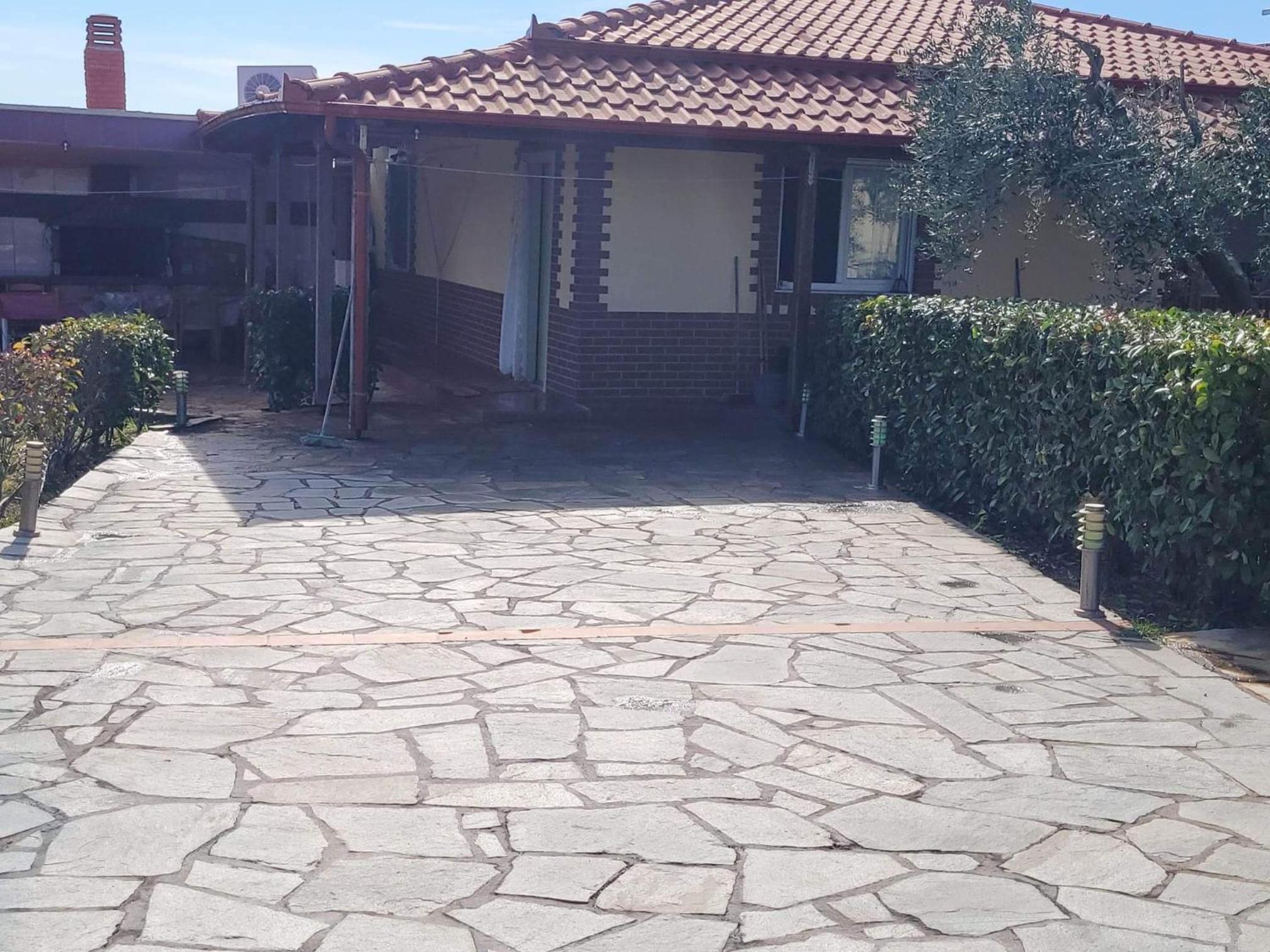 Narcis House