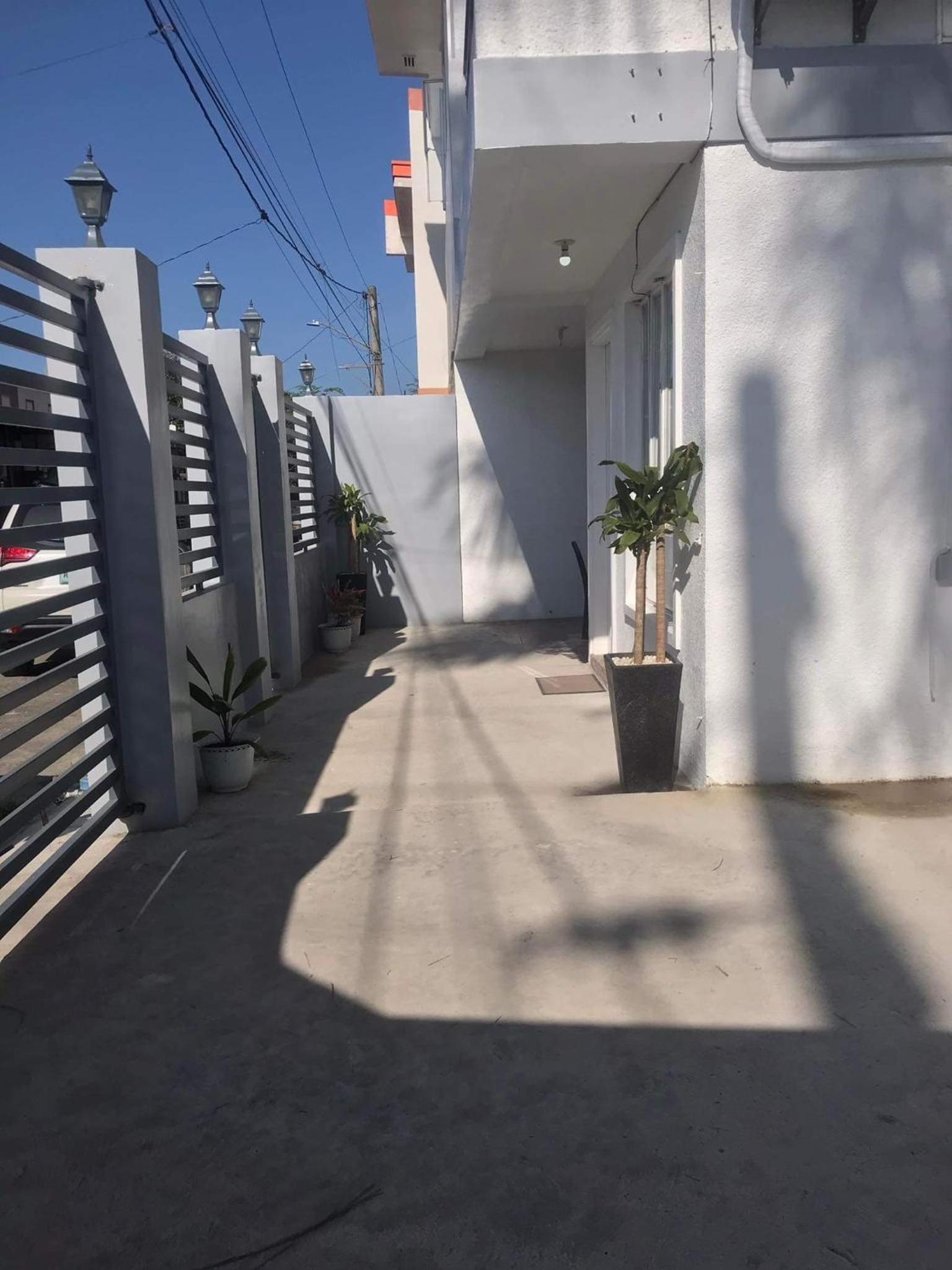Modern Cozy 3BR Near Air-conditioned & Free Parking view 5