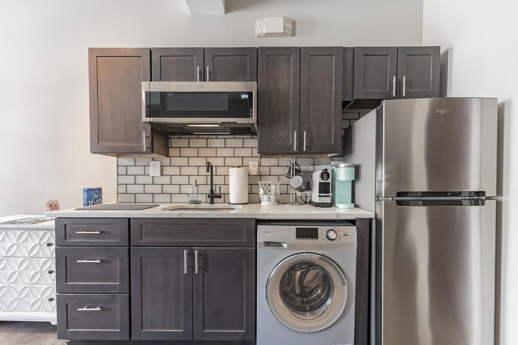 Cozy Studio Loft Old City Quaint cobblestone St view 3