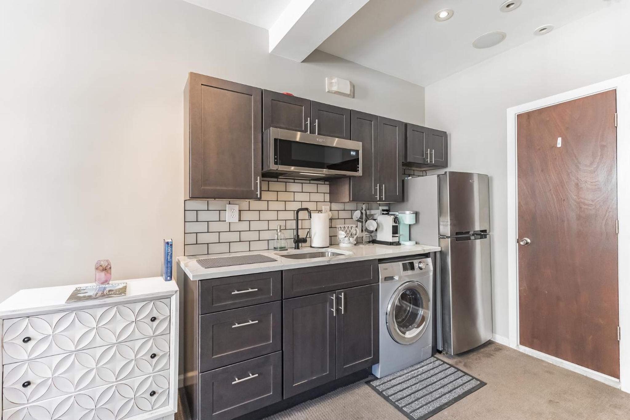 Cozy Studio Loft Old City Quaint cobblestone St view 5