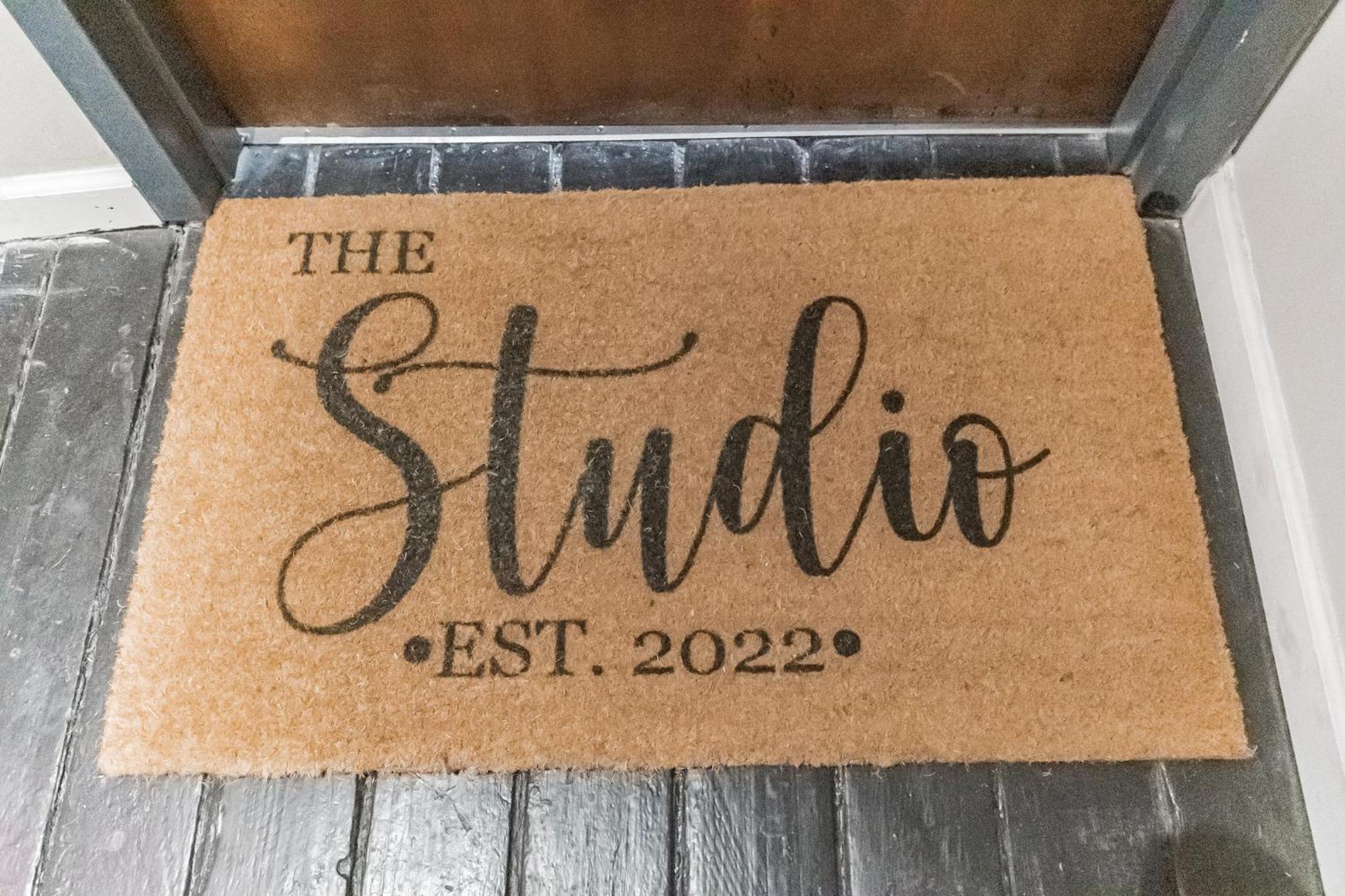 Cozy Studio Loft Old City Quaint cobblestone St view 4