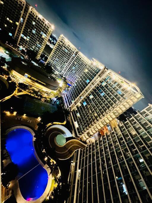 Azure 2bedroom Condo With Balcony view 5