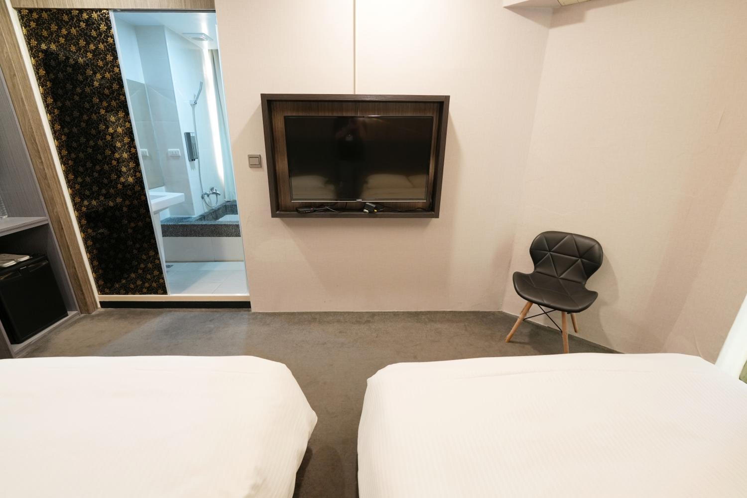 Meworld Hotel - Ximen