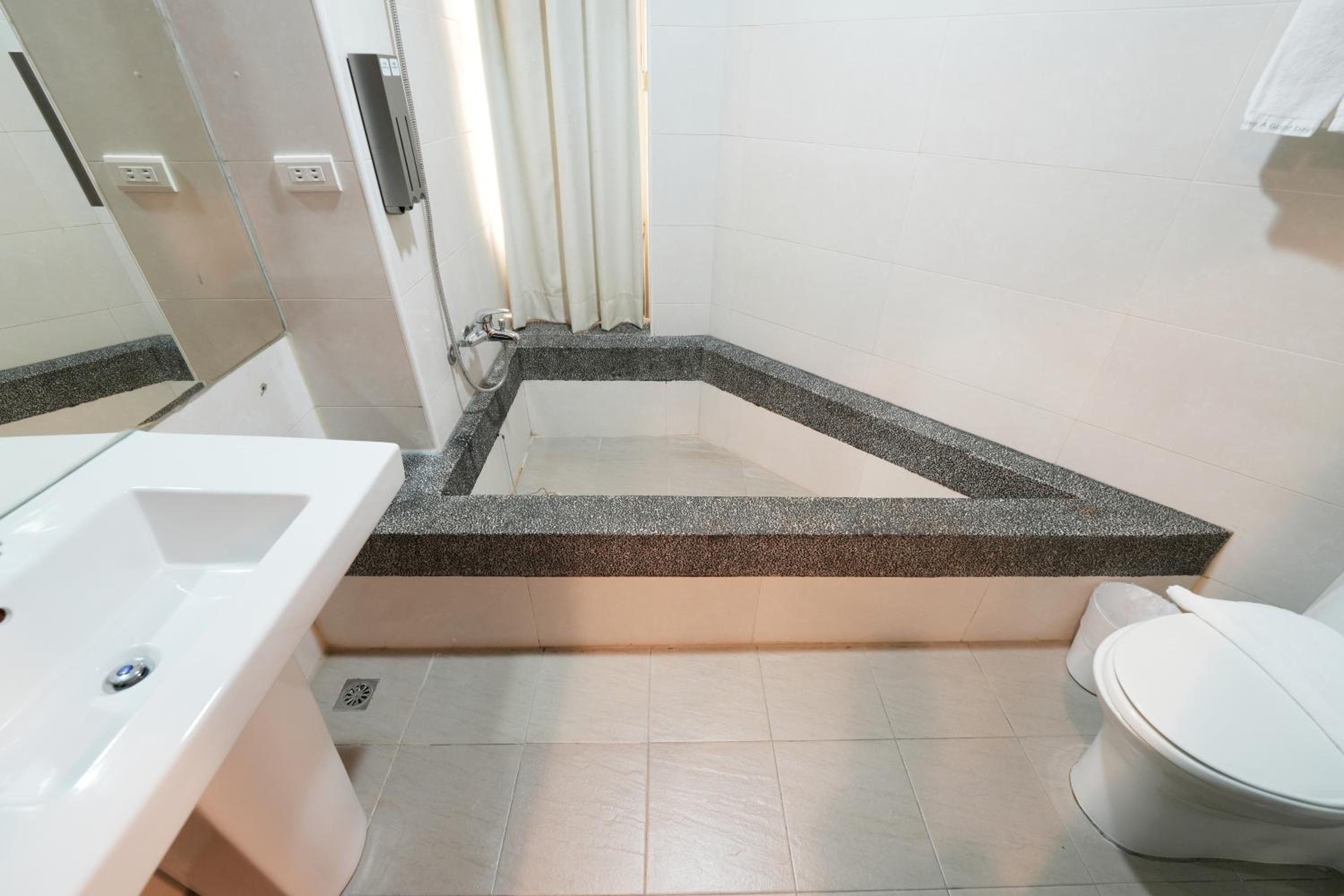 Meworld Hotel - Ximen