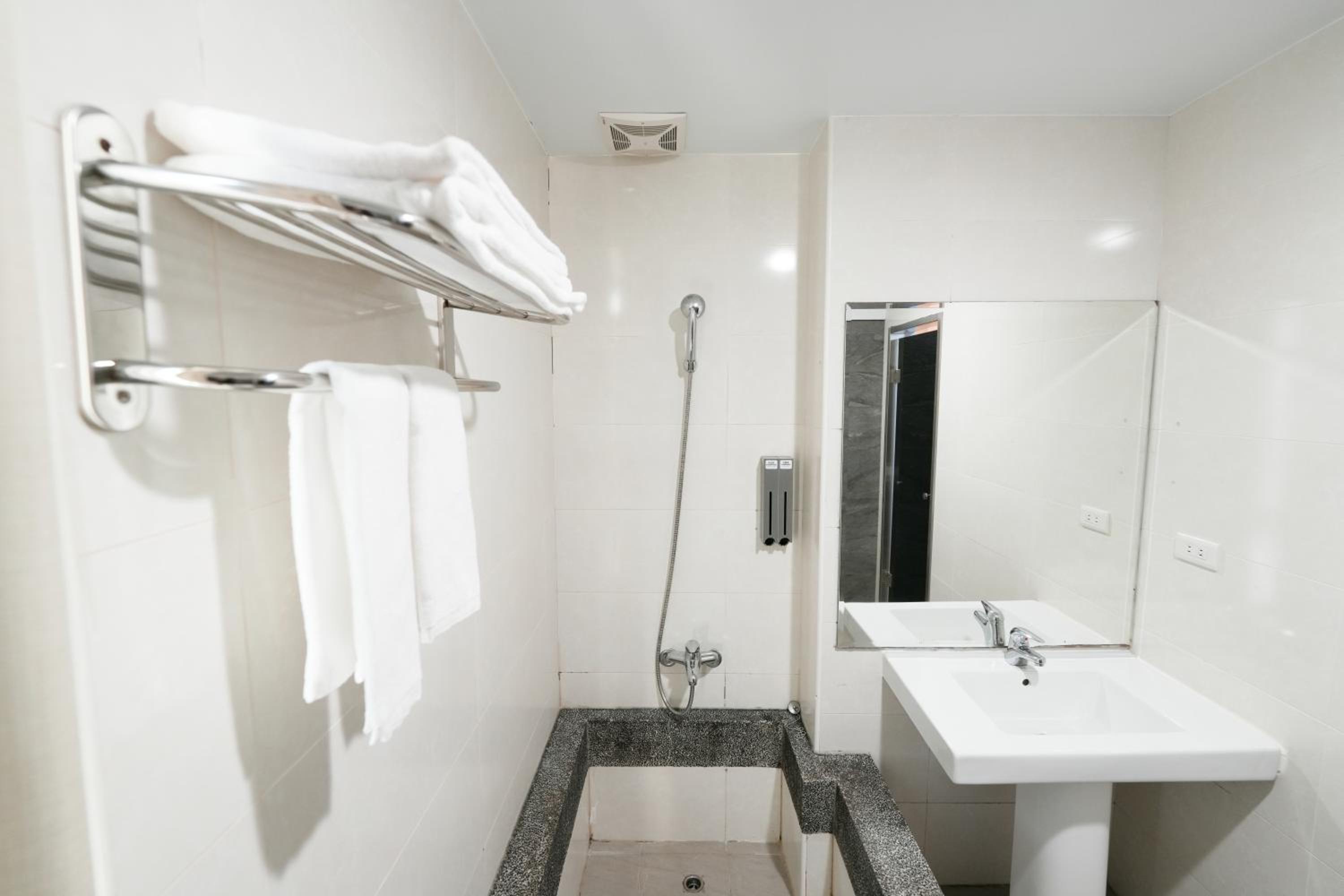 Meworld Hotel - Ximen