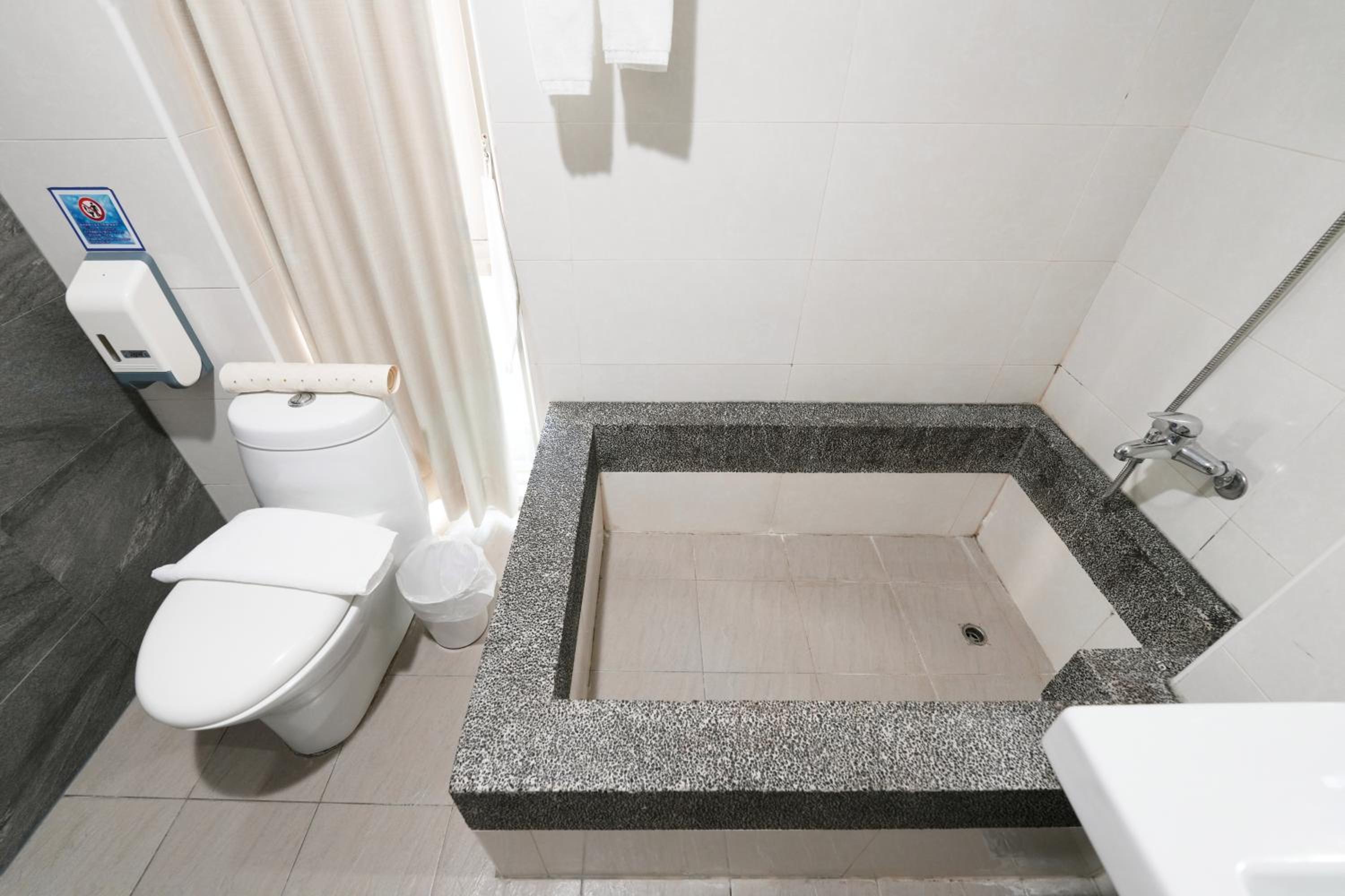 Meworld Hotel - Ximen