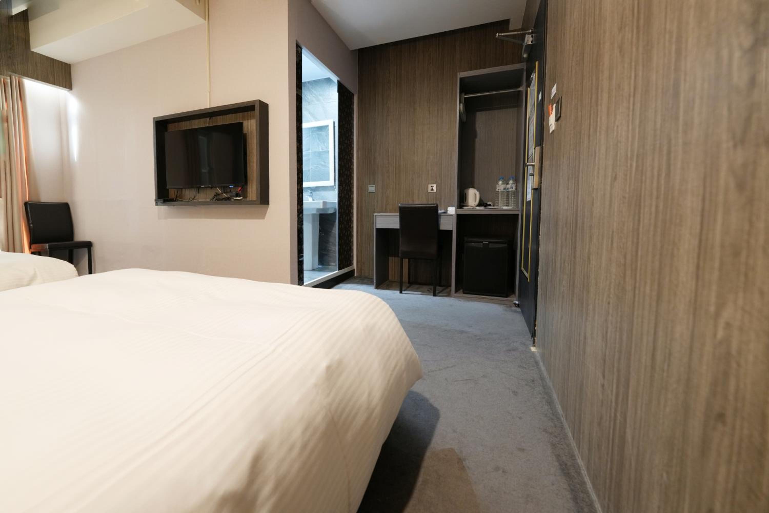 Meworld Hotel - Ximen