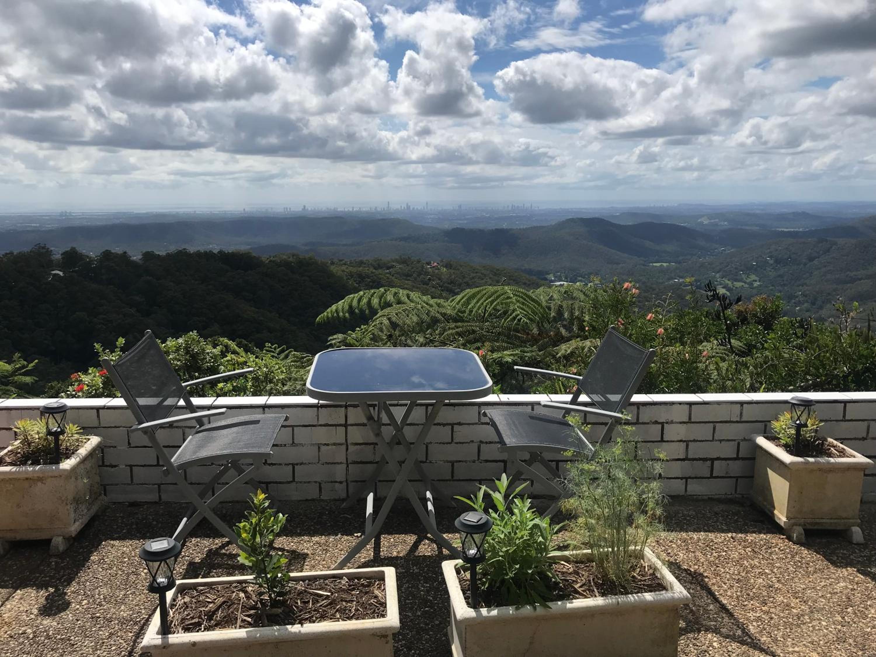 Green Cauldron, Homestay, Tamborine Mountain, Private Room, Ensuite, Private Courtyard, Gold Coast Views