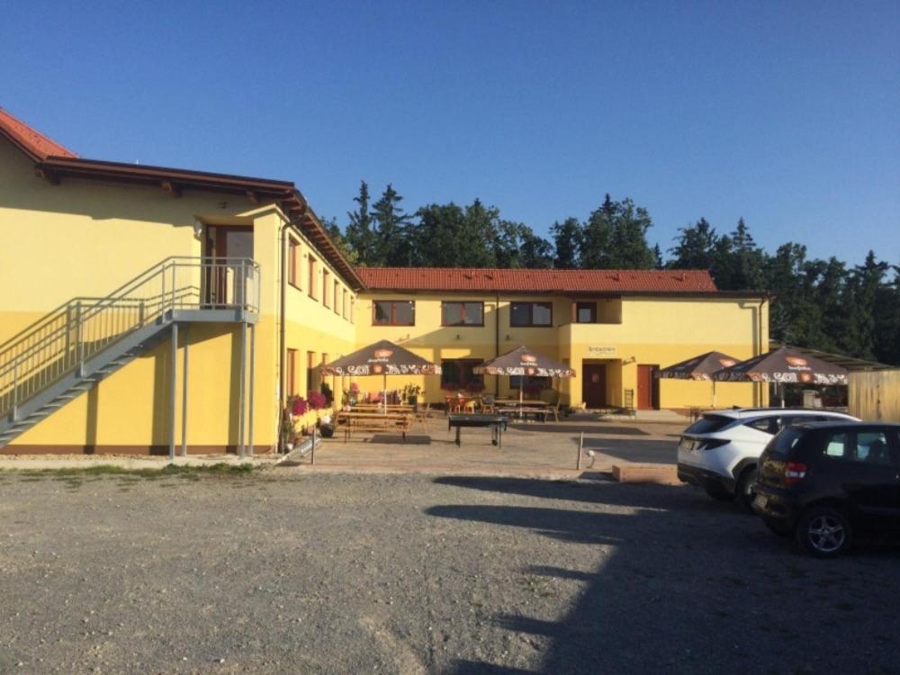 Penzion a restaurace Zlatovláska u zámku Červená Lhota