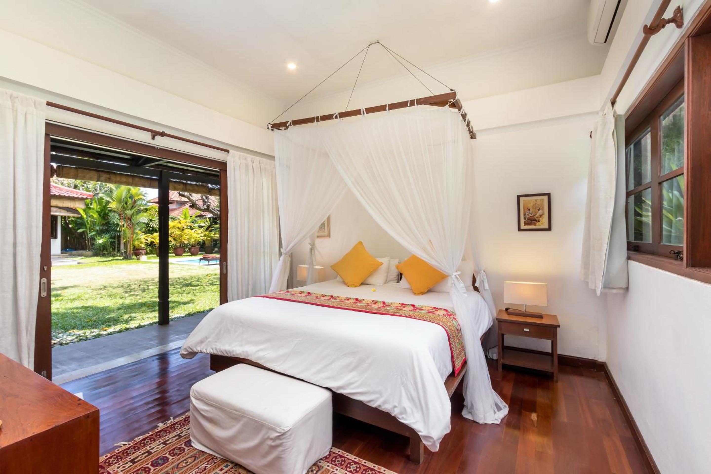 Villa Eight
