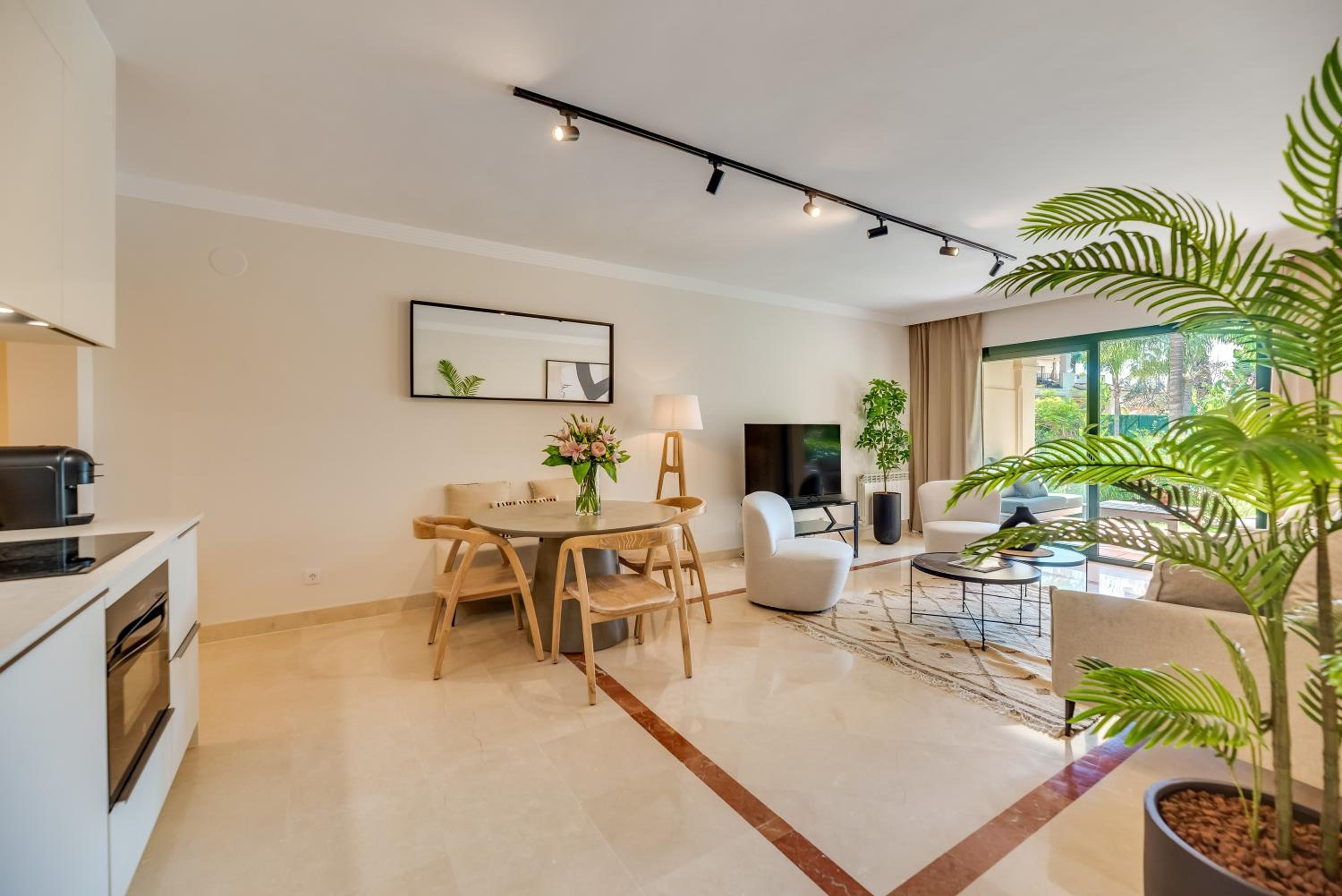 Marbella Vacations - VACATION MARBELLA I El Palmeral, Golf Valley, Renovated, Fast WiFi - Property Image 39