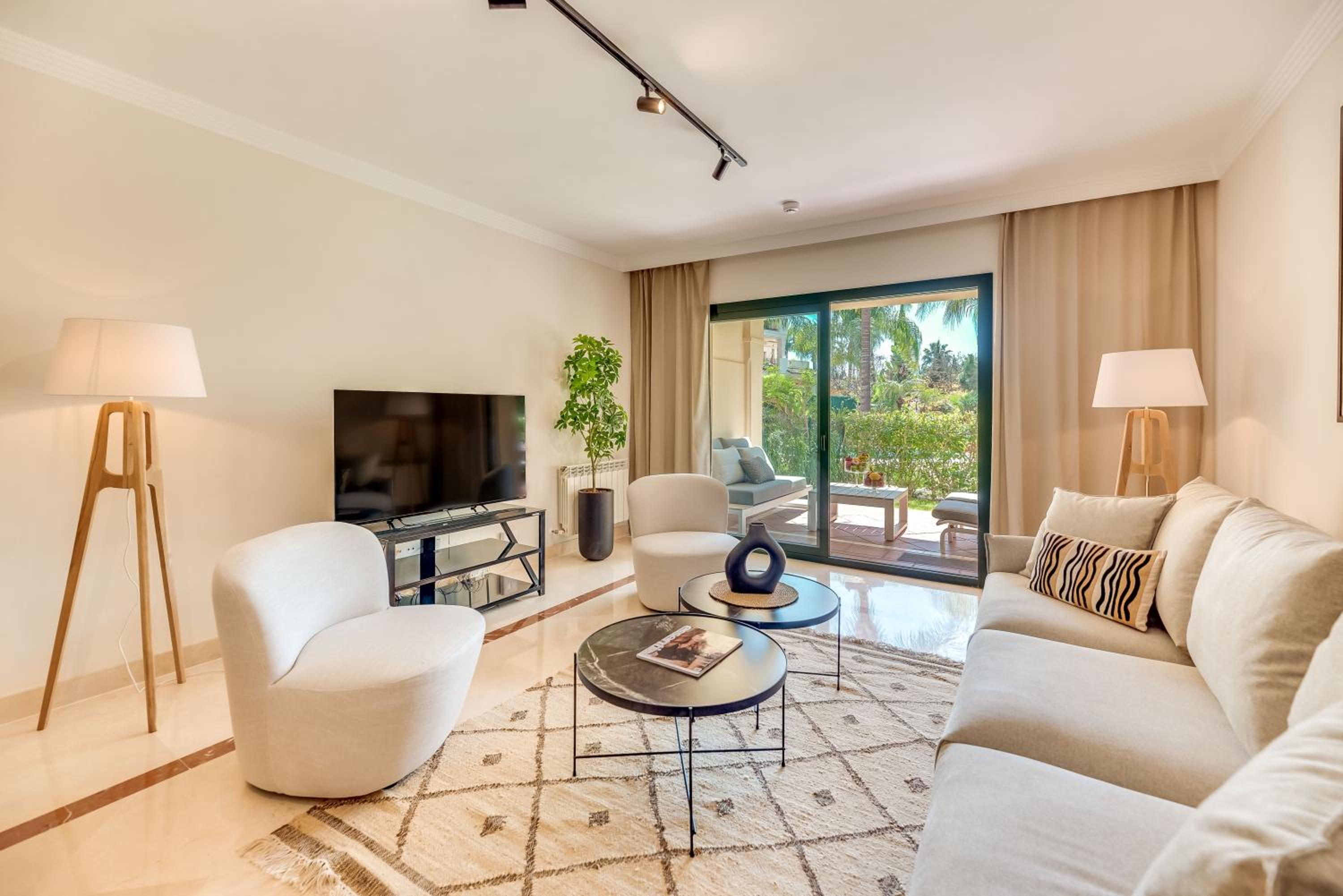 Marbella Vacations - VACATION MARBELLA I El Palmeral, Golf Valley, Renovated, Fast WiFi - Property Image 30