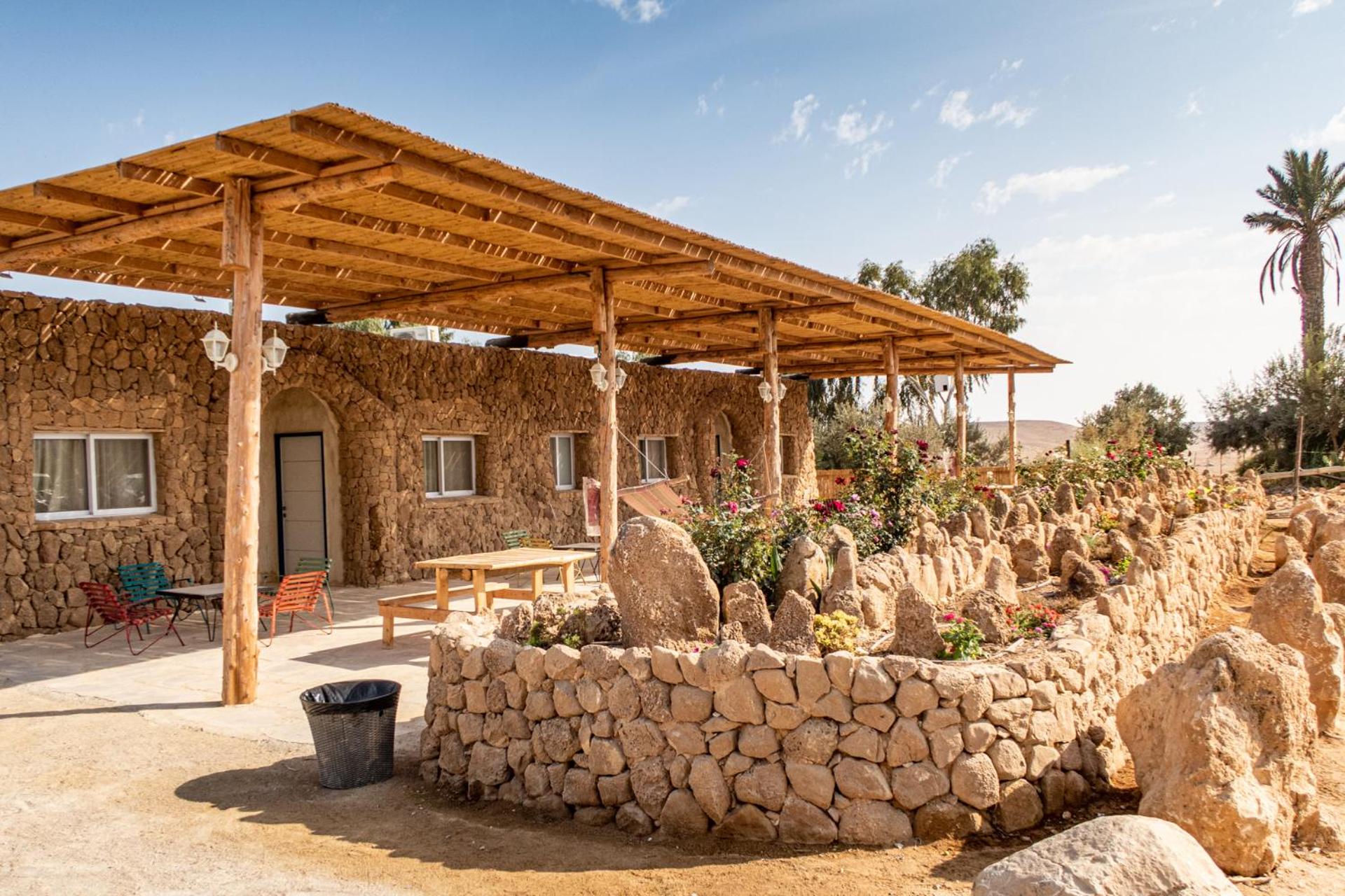 Kfar Hanokdim - Desert Guest Rooms view 2