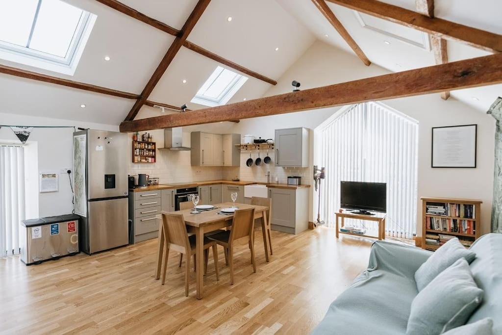 ELM HOUSE BARN - Converted Barn at the gateway to the Lake District National Park view 2