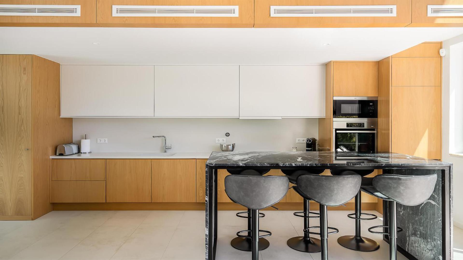 Villa Serenity- CleverDetails, Central Vilamoura, Sleeps 4 adults and 2 children, located in the center view 2
