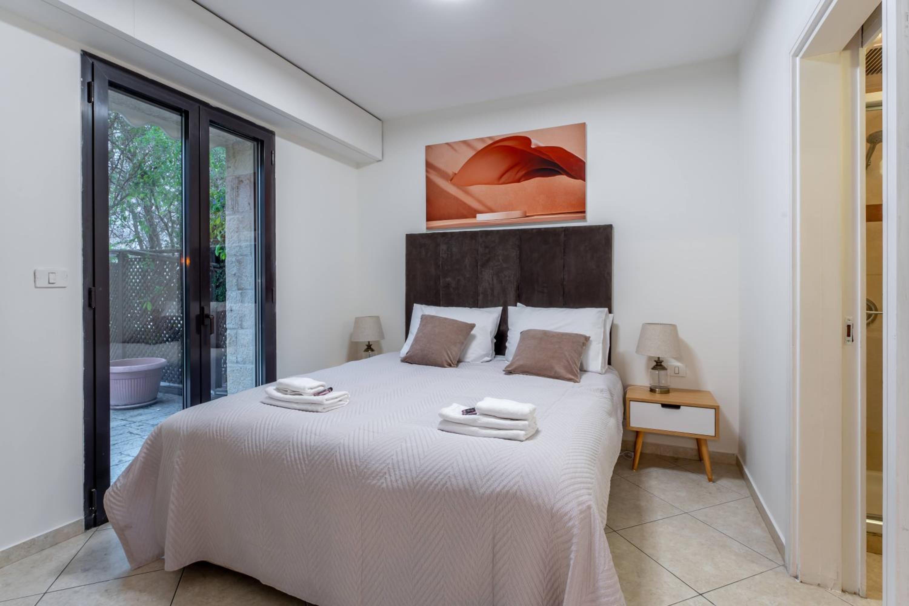 Holysuite David's Village
