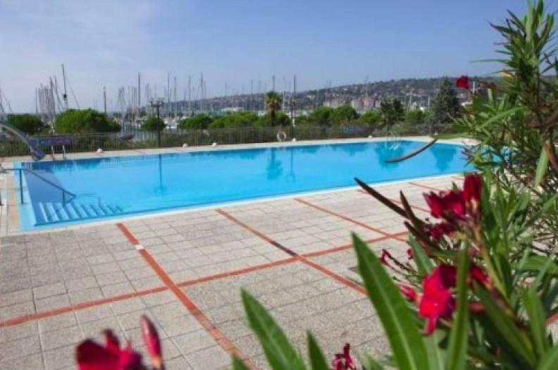 Bamboo Floating House Portorož