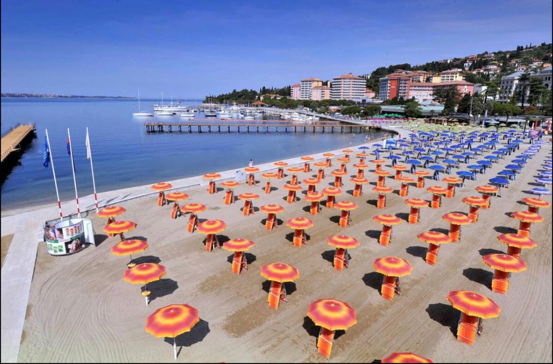 Bamboo Floating House Portorož