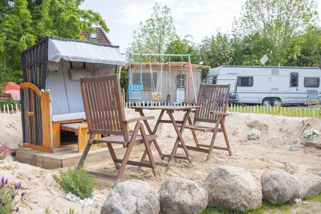 Ferienwohnungen Fehmarn mit Parkplatz & Garten in Petersdorf
