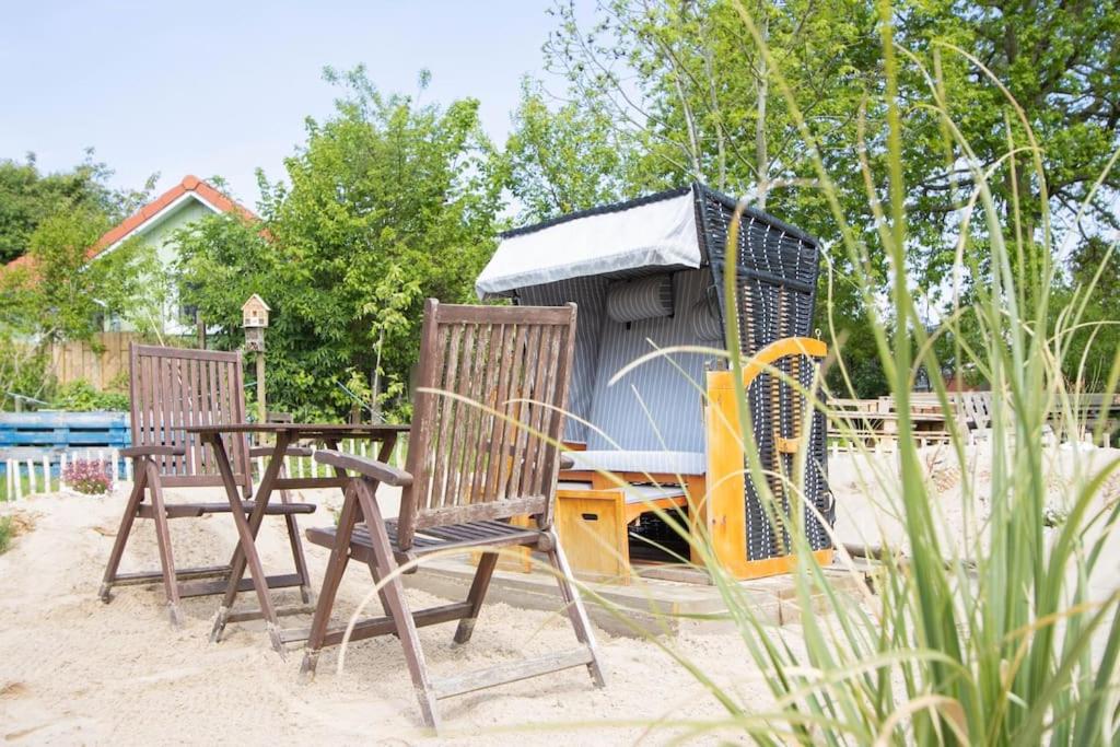 Ferienwohnungen Fehmarn mit Parkplatz & Garten in Petersdorf
