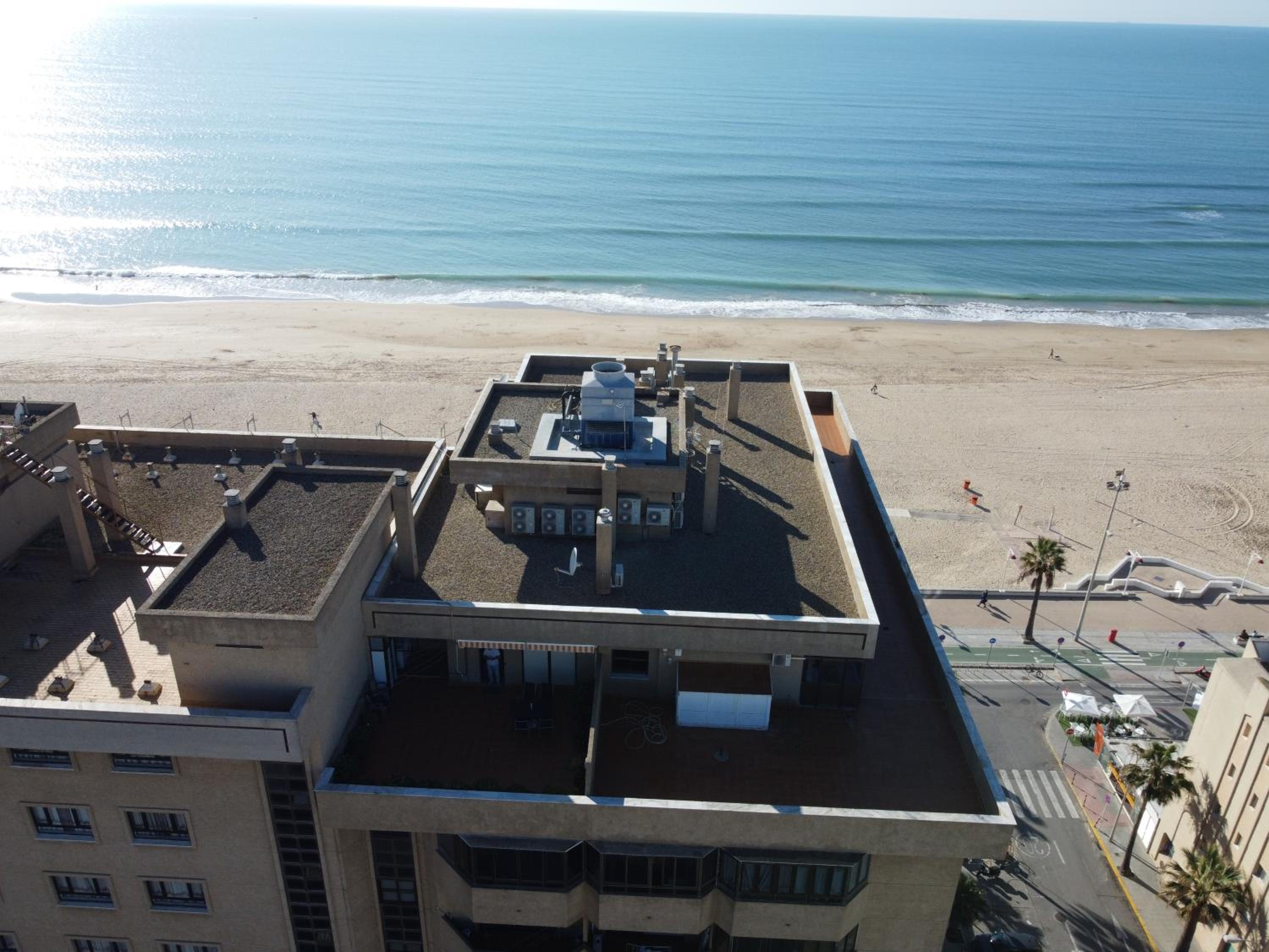 Ático primera línea de playa. view 2