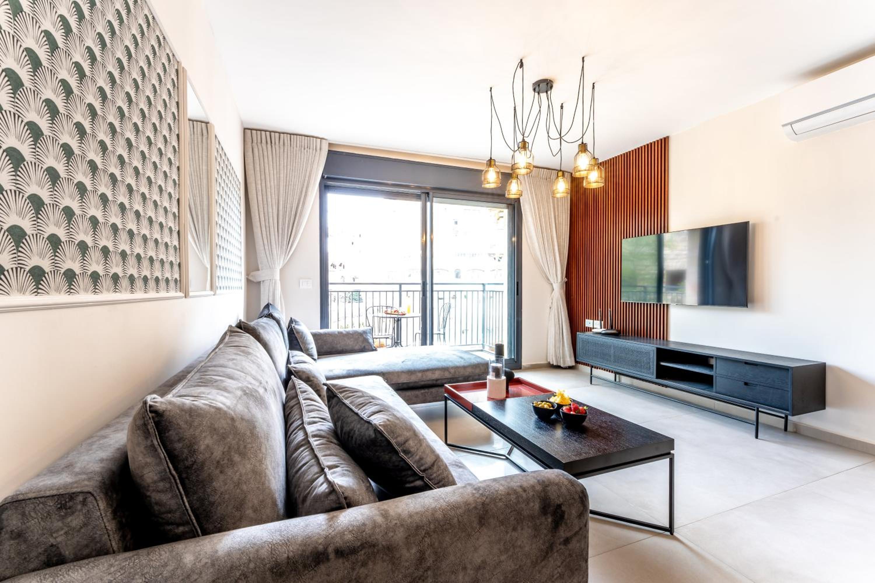 Holysuite Agripas