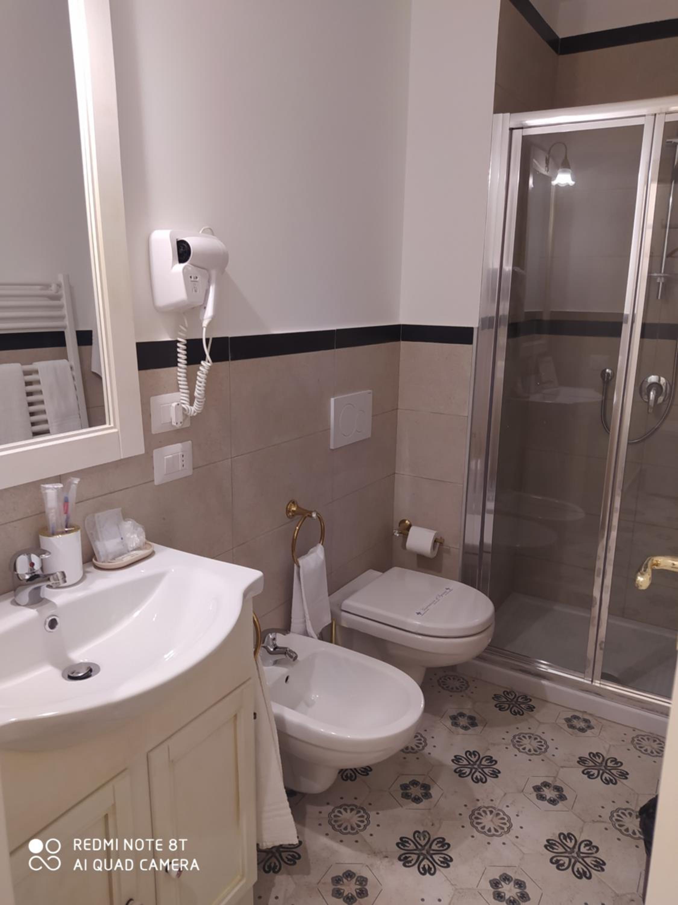 DONNA LUCREZIA b&b Boutique Hotel Style - RELAX & BUSINESS STAY