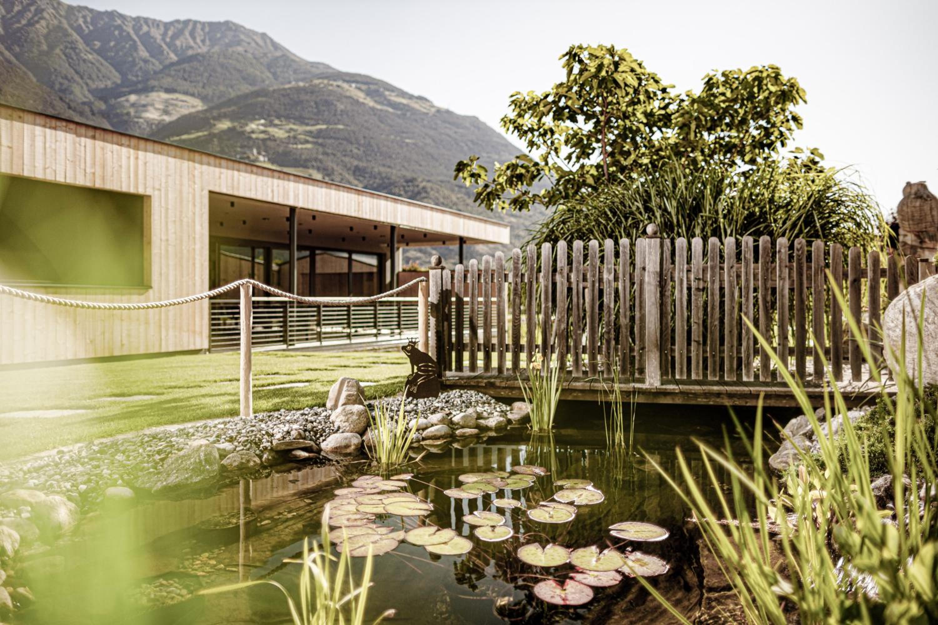 Amolaris Garden Lodges & Guesthouse