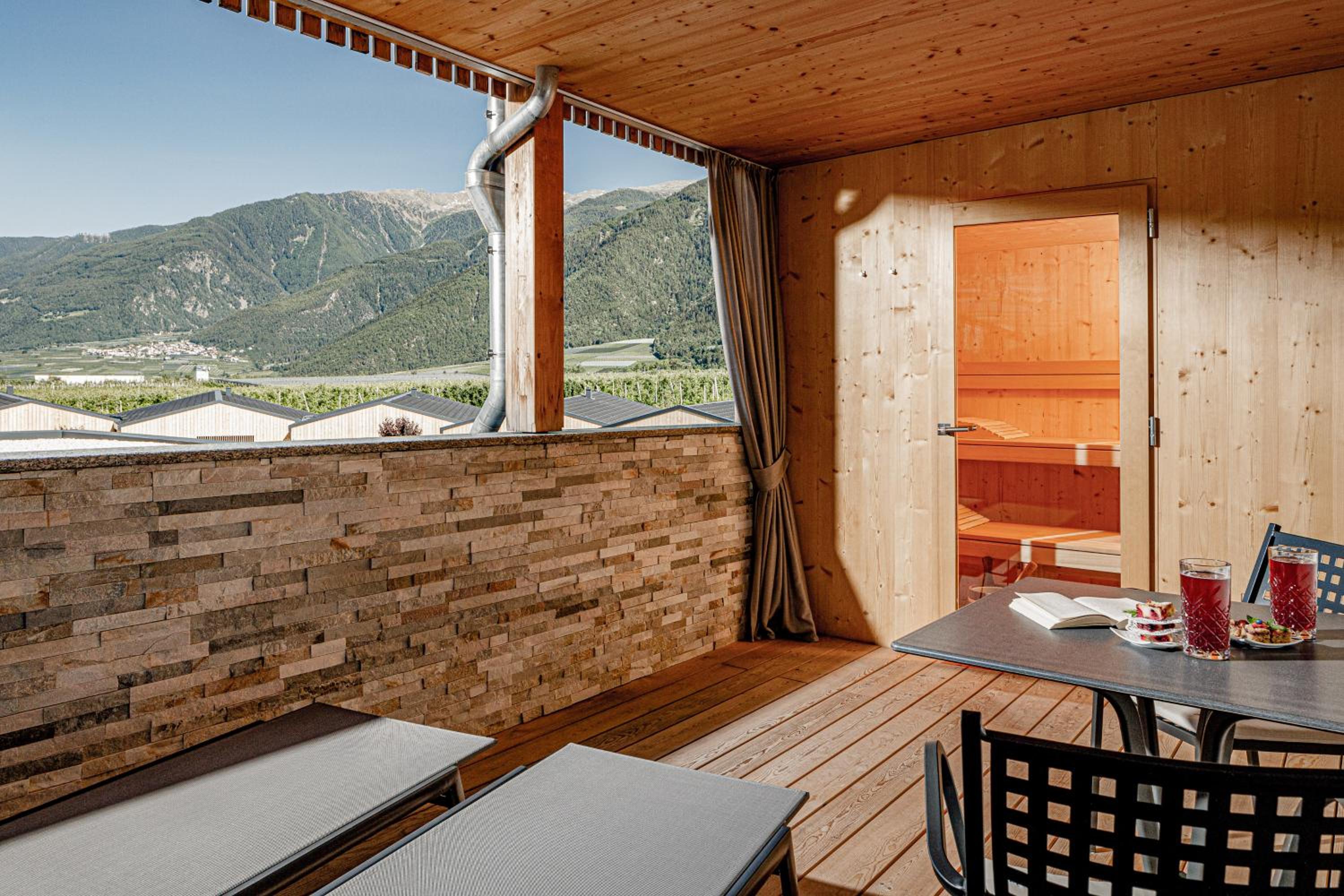 Amolaris Garden Lodges & Guesthouse
