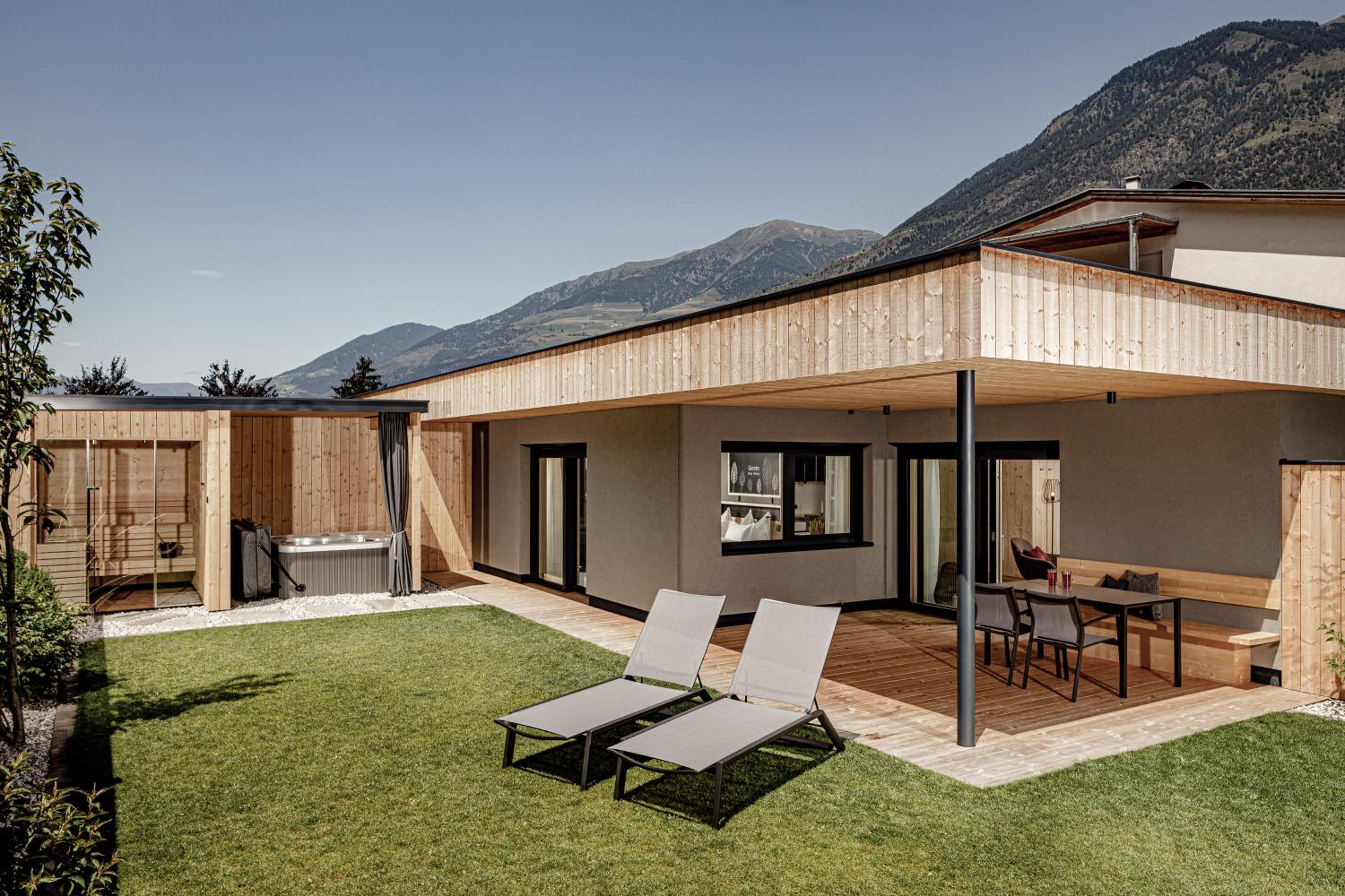 Amolaris Garden Lodges & Guesthouse