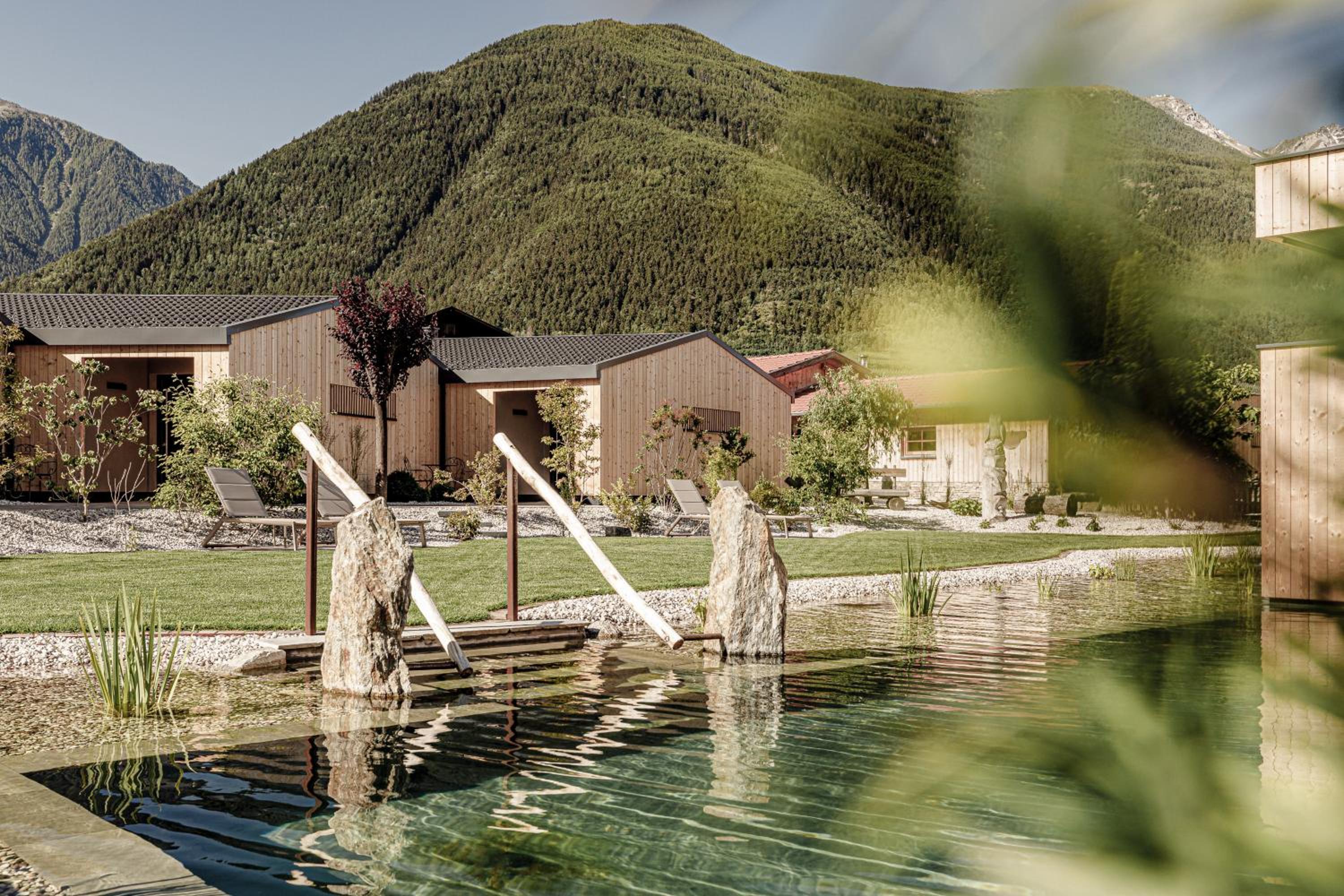 Amolaris Garden Lodges & Guesthouse