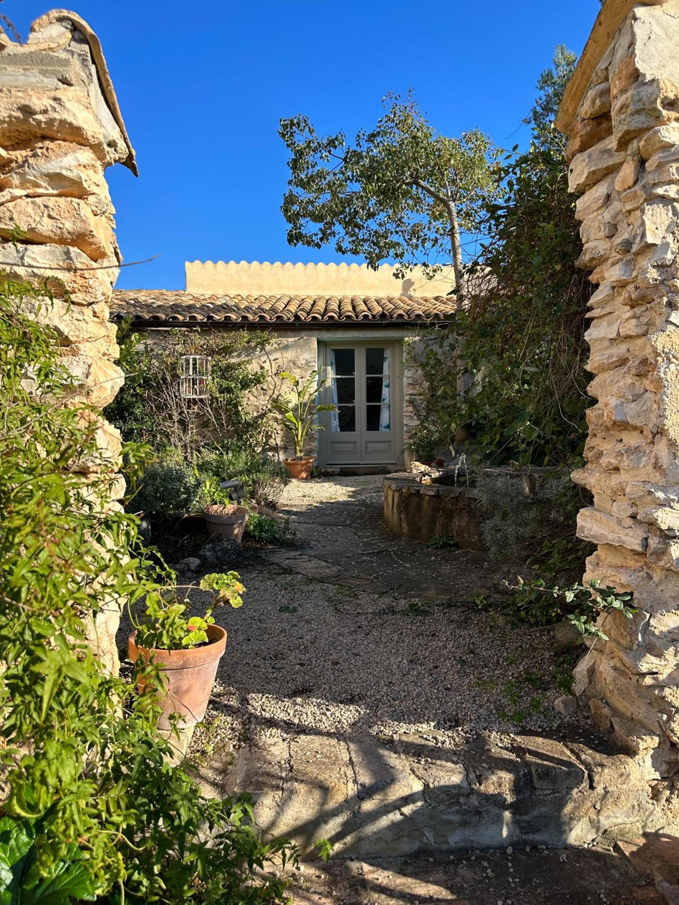 Wonderful comfortable finca in the Burga valley