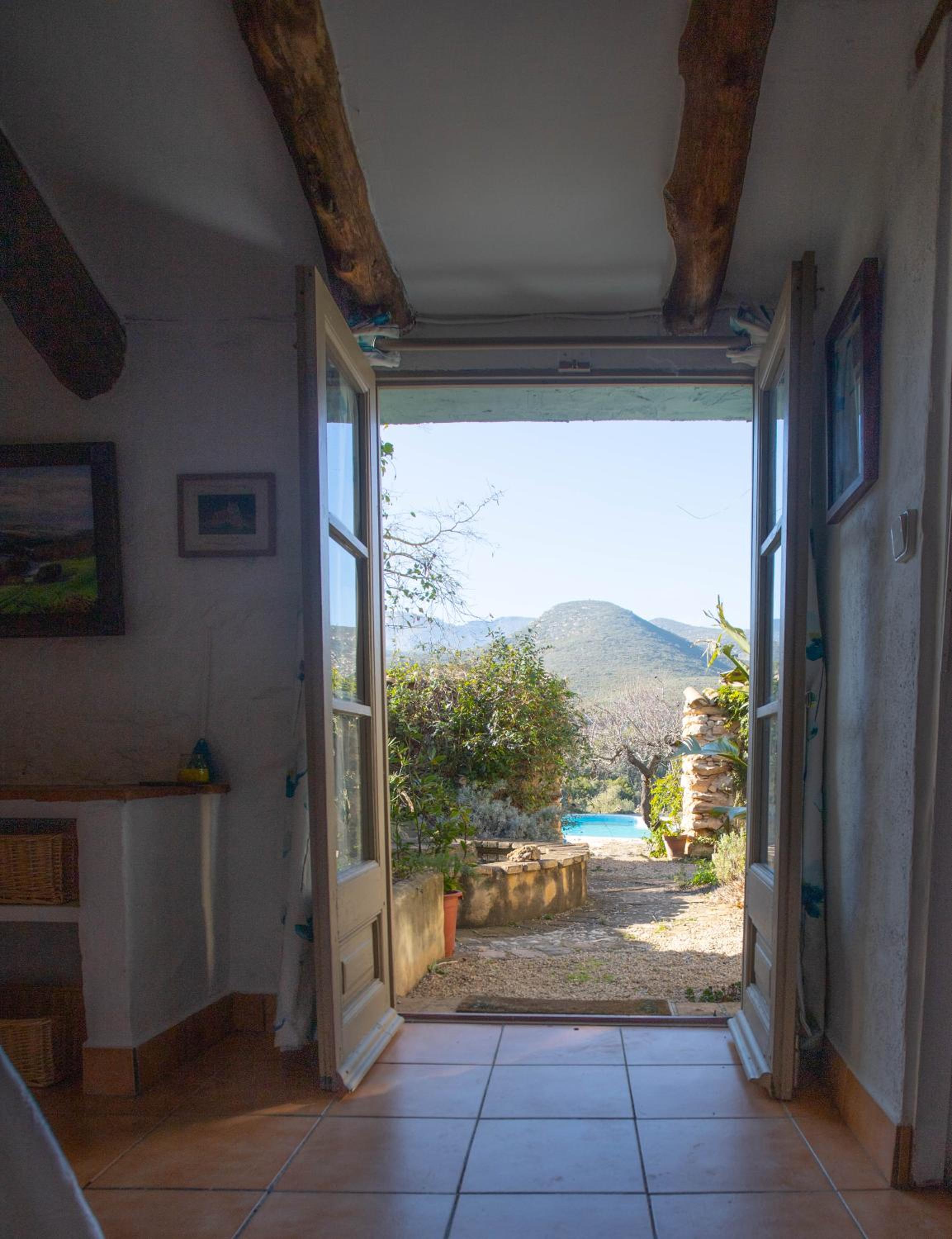 Wonderful comfortable finca in the Burga valley