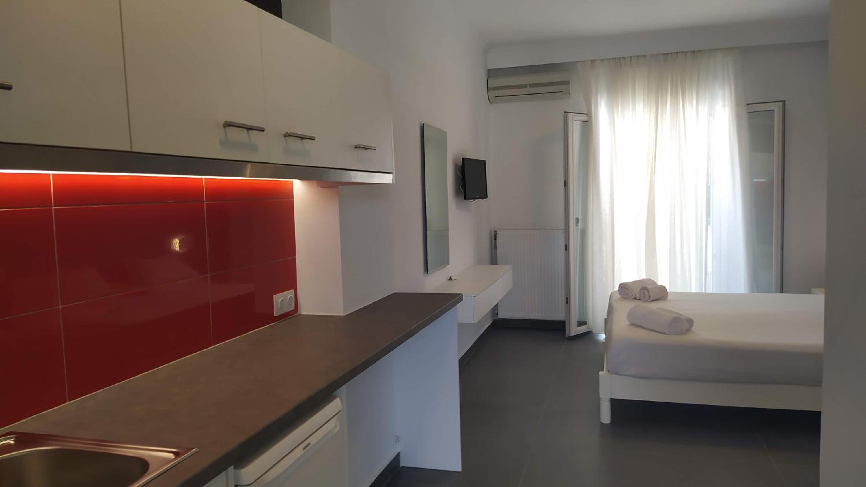 Katerina Pool Apartments