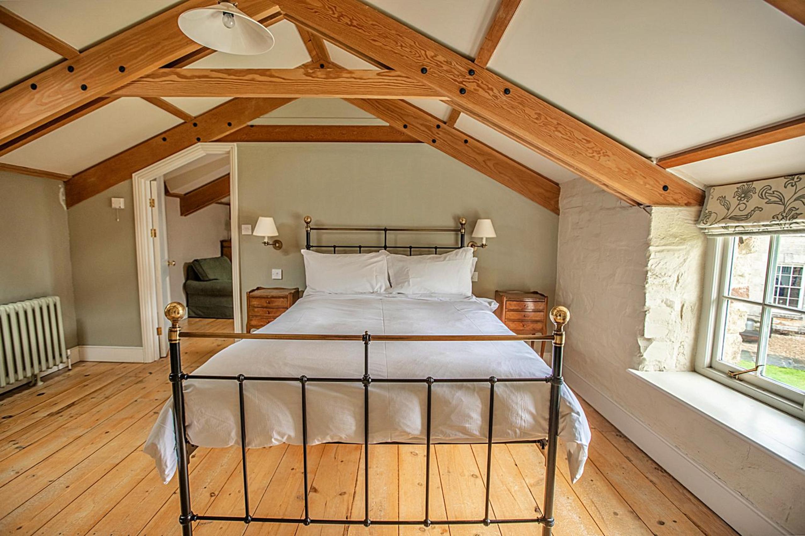 Finest Retreats - The Apple Store view 5