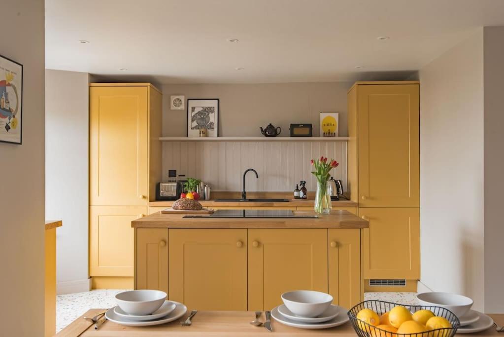 Victory Cottage - Stunning home with sea views view 3