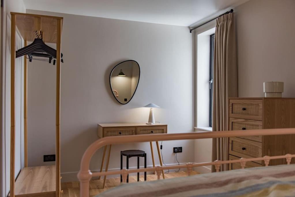 Victory Cottage - Stunning home with sea views view 2