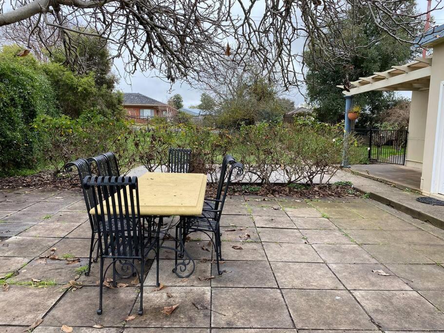 The Captain's Manor - Great location!