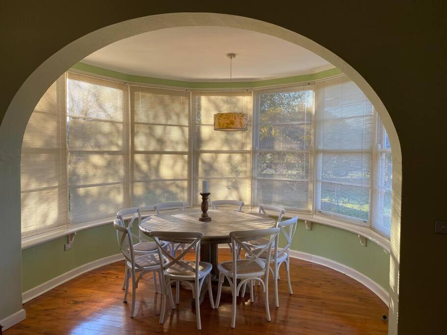 The Captain's Manor - Great location!