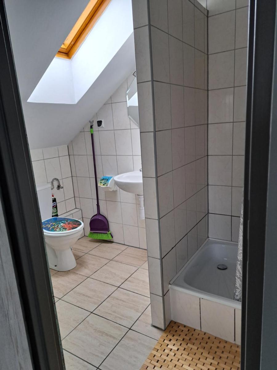 Photo 32