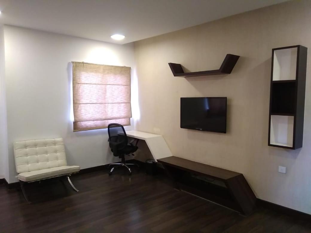 Crest Executive Suites, Whitefield