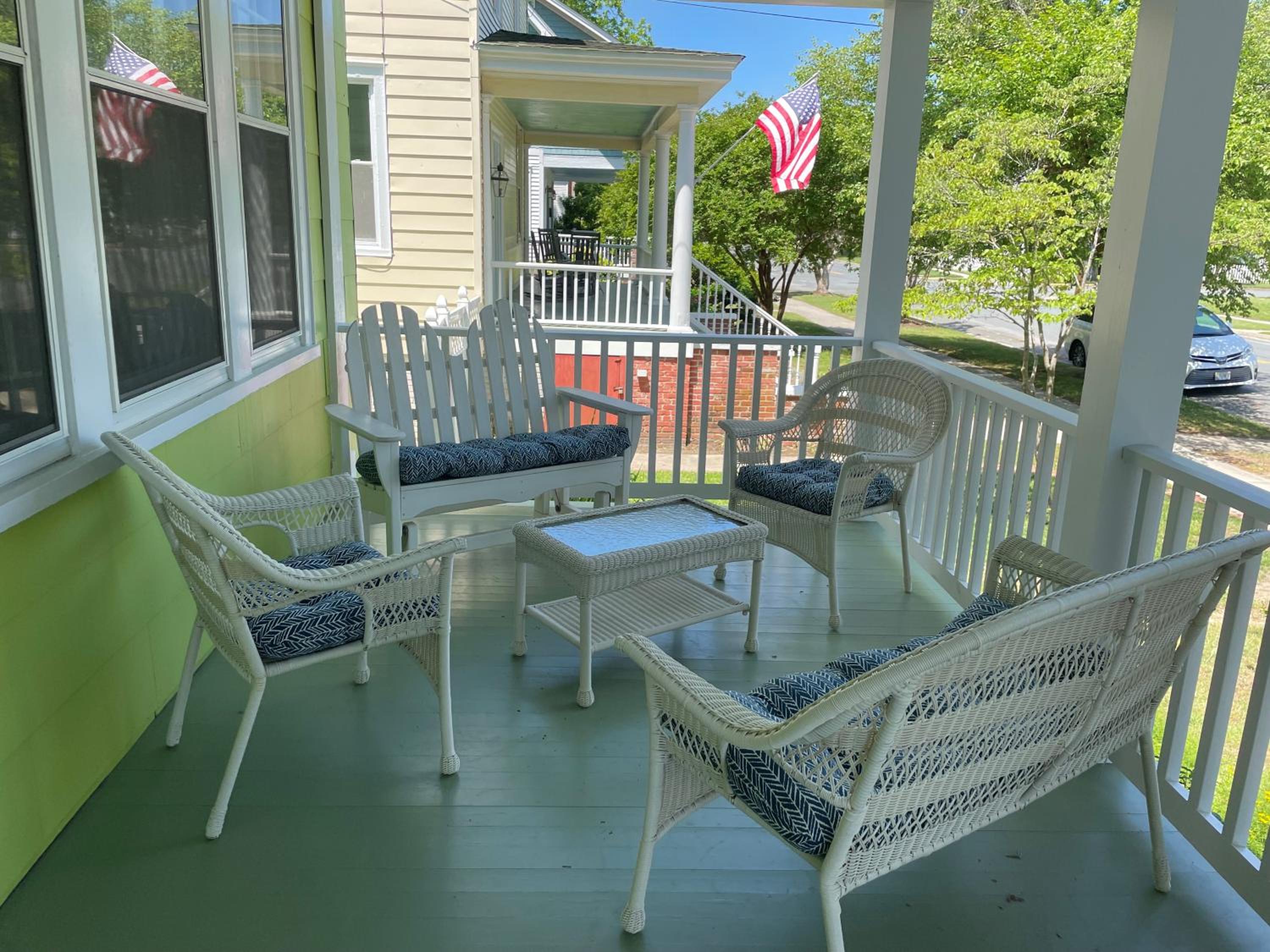 Key Lime Cottage steps from Cape Charles Beach view 4