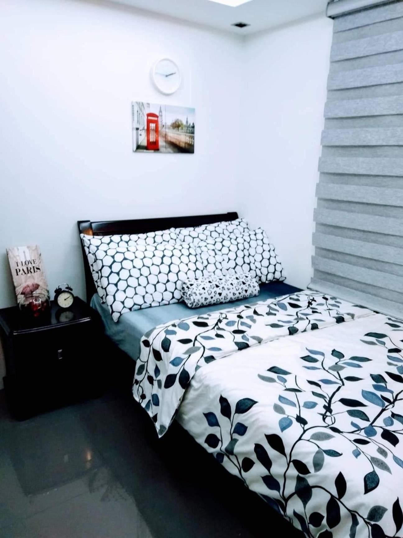 ADB Tower 1 bedroom with fast wifi and Netflix at Ortigas across Robinson's Galleria view 3