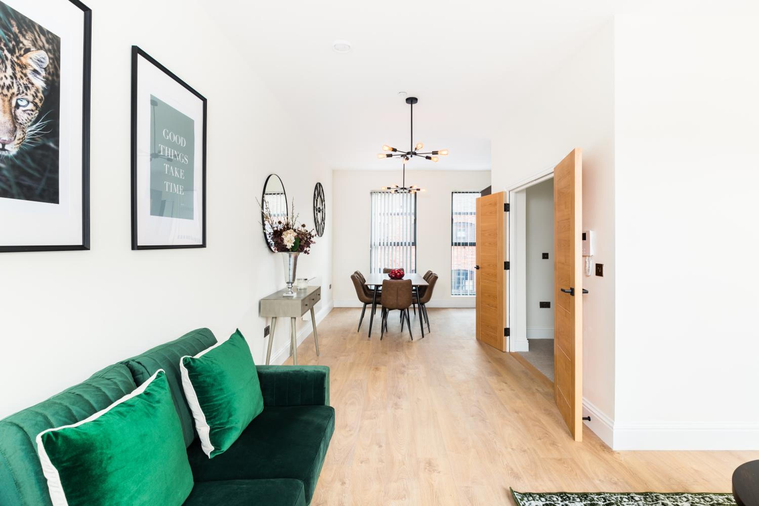 Sydenham Place - Birmingham City Centre Jewellery Quarter - A Trio of Premium High End Town/Penthouses - 4 Bedrooms & Secure EV Parking view 4