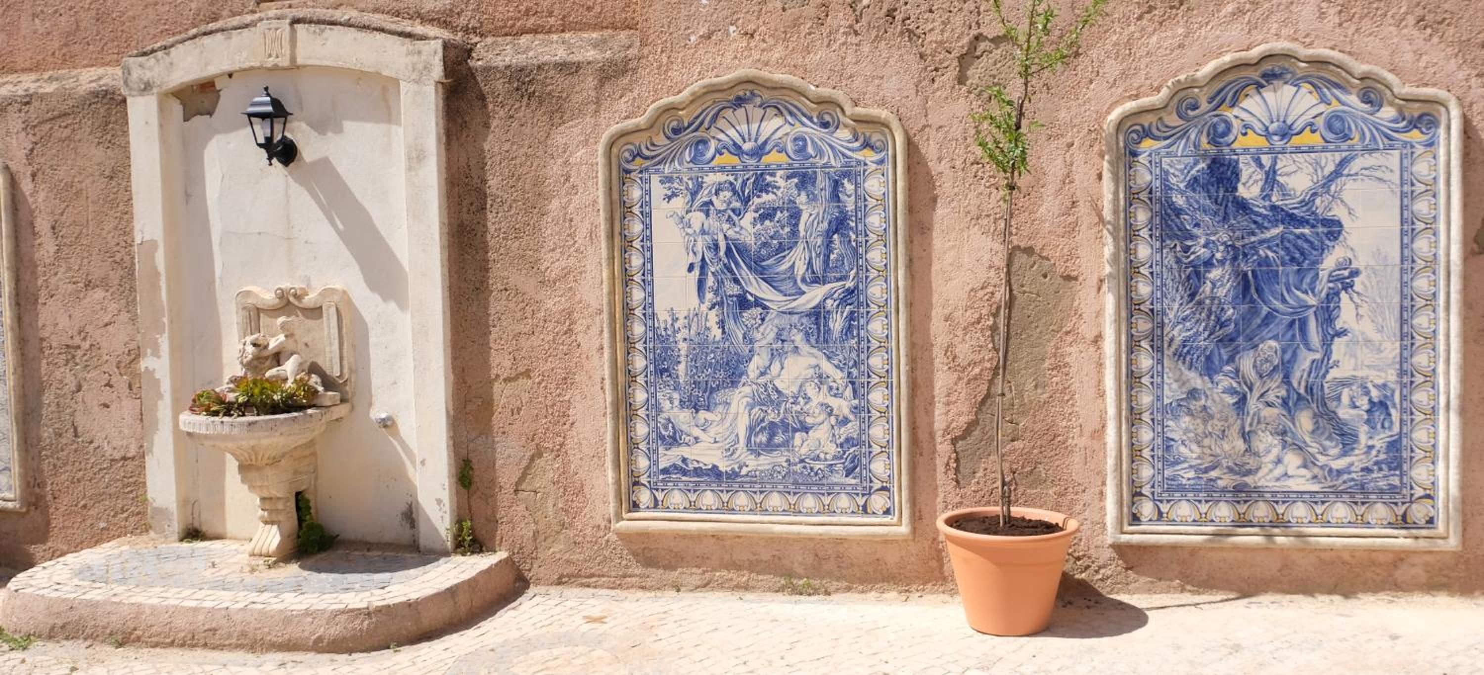 Casa das Amendoeiras