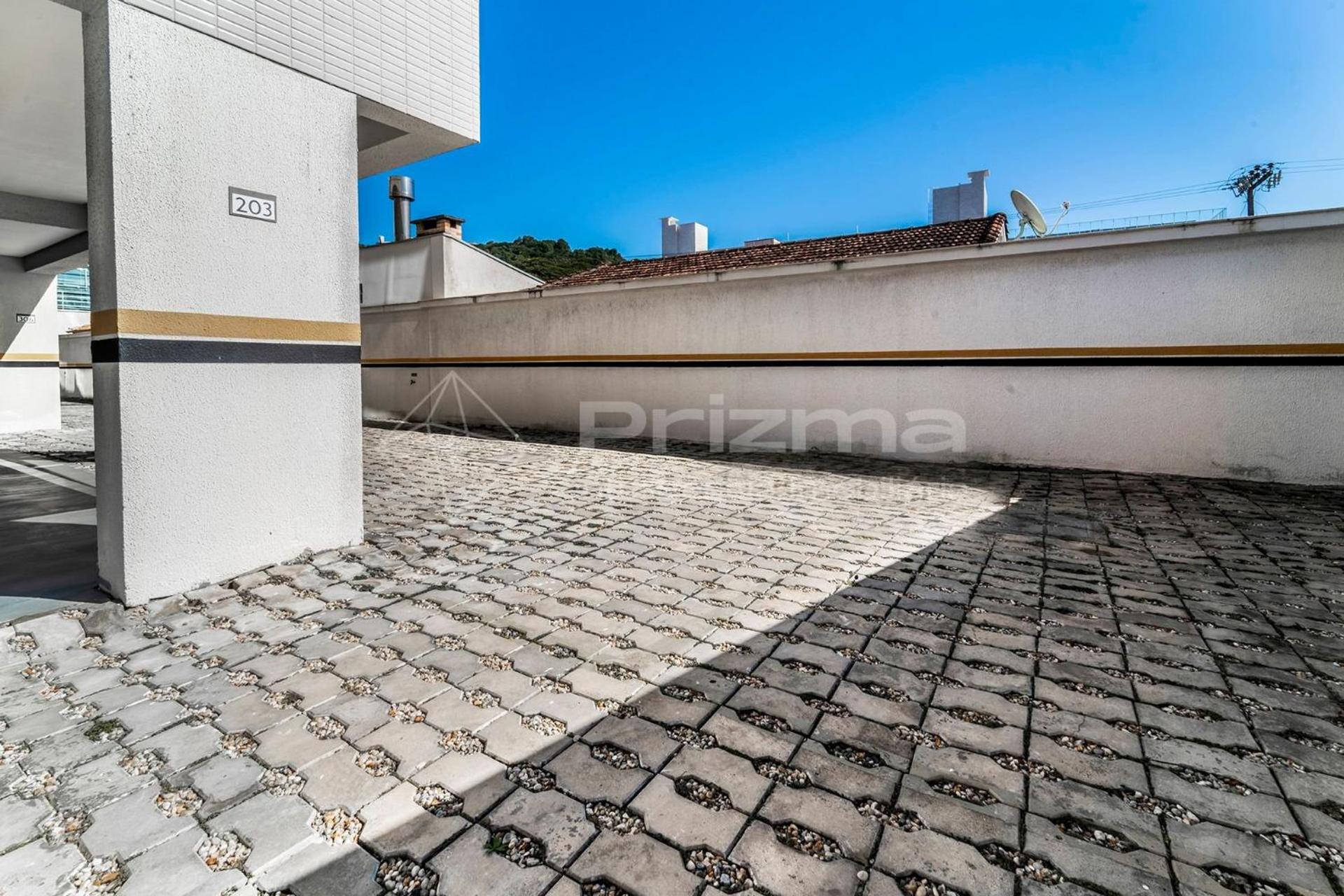 Mario Guilherme - Apto - 203 - Lindo apartamento condomínio de alto padrão com piscina e academia.