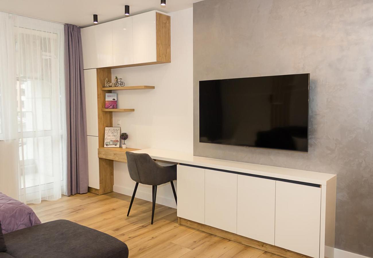 Modern Seaside Retreat 1BD Apartments by Flat Mаnager