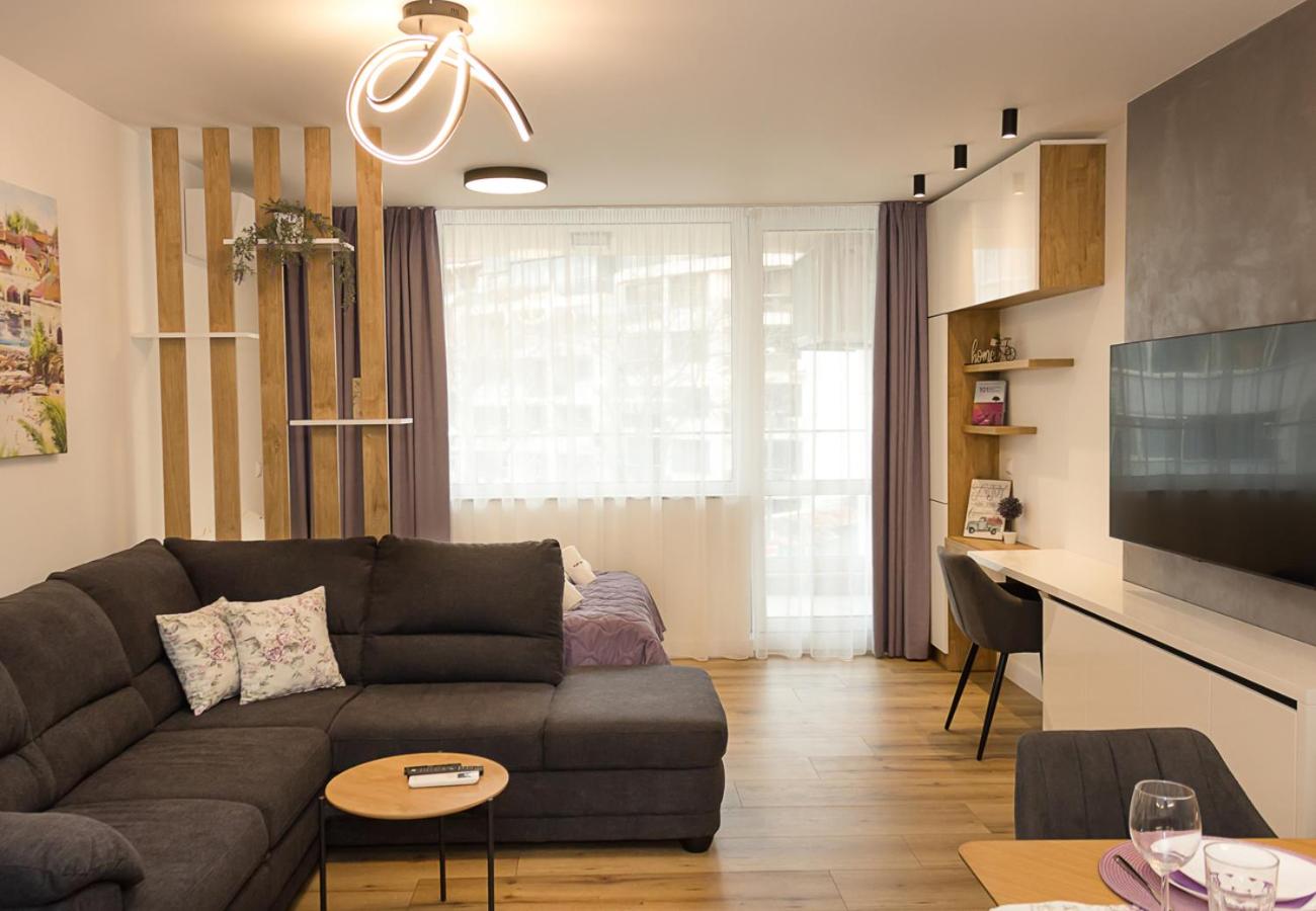 Modern Seaside Retreat 1BD Apartments by Flat Mаnager