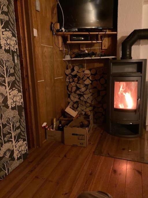 Cozy mountain cottage with terrace in Dolni Lomna