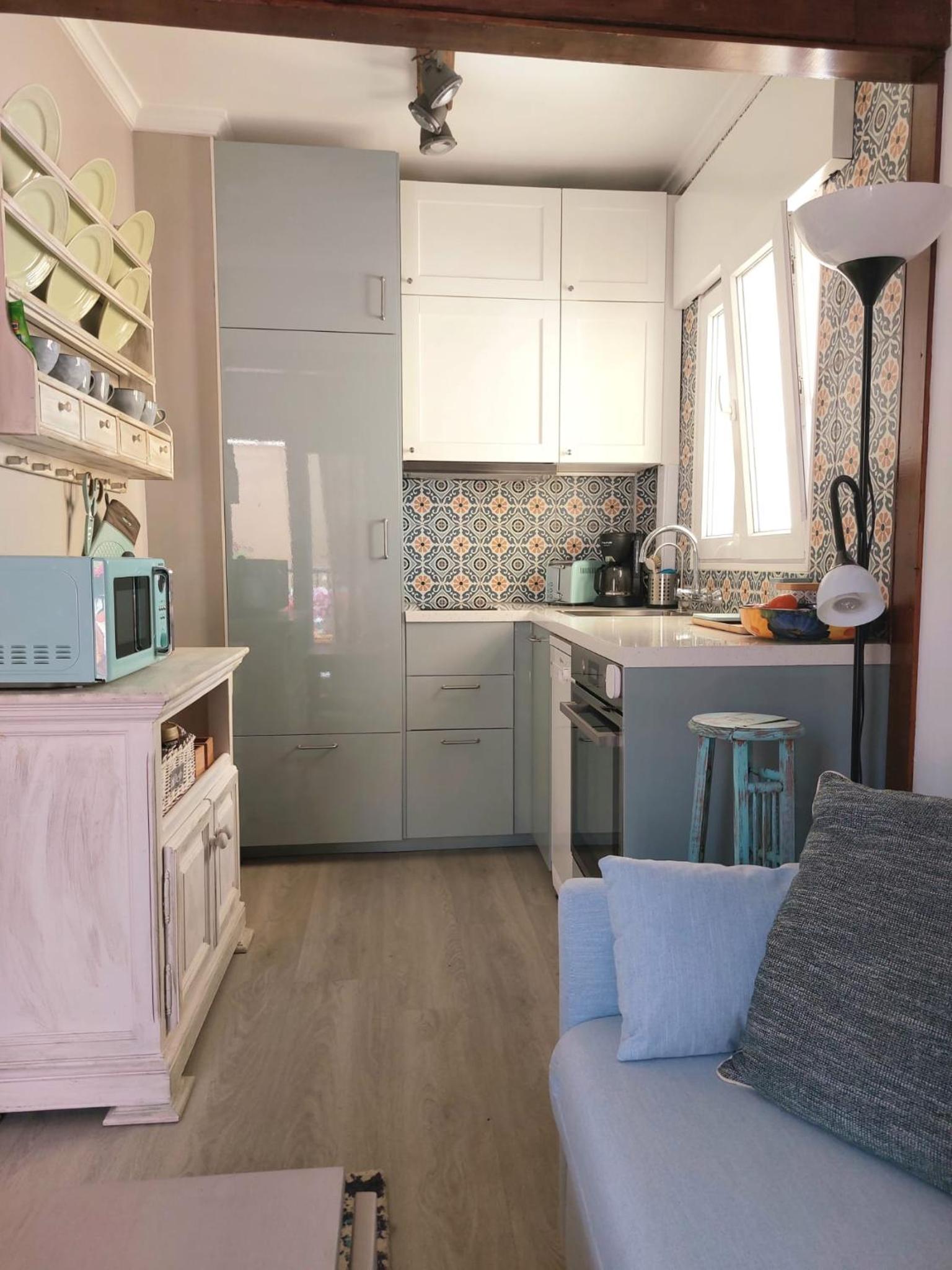 Cozy penthouse with excellent location photo 2